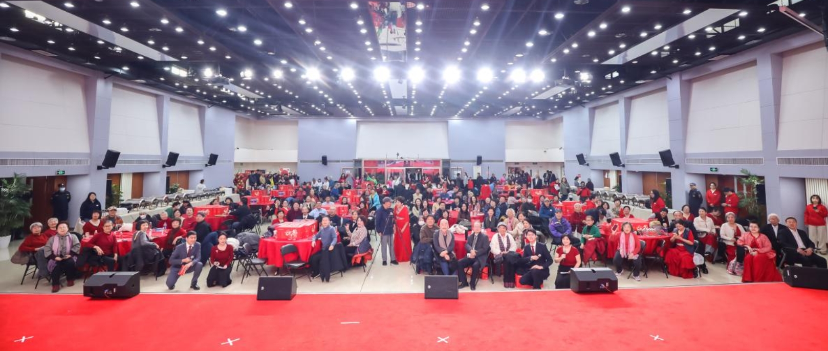 同心筑梦迎新春，携手奋进新蓝图——医学部机关党委举办2025年离退休职工迎新年联谊活动